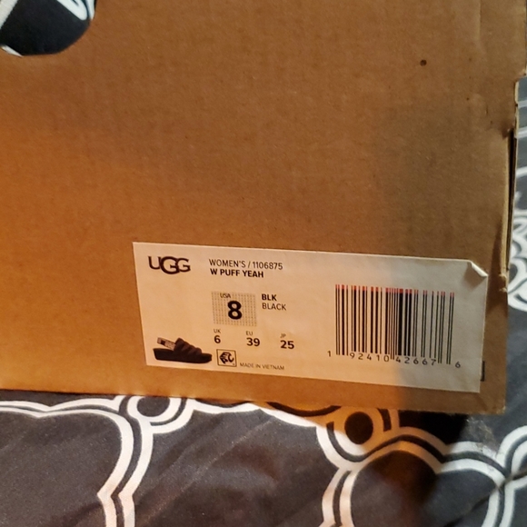 Ugg Puff Yeah Slides Sandals | Size 8 - Picture 10 of 10